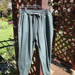 Vuori Women's Hunter Green Joggers, sz med
